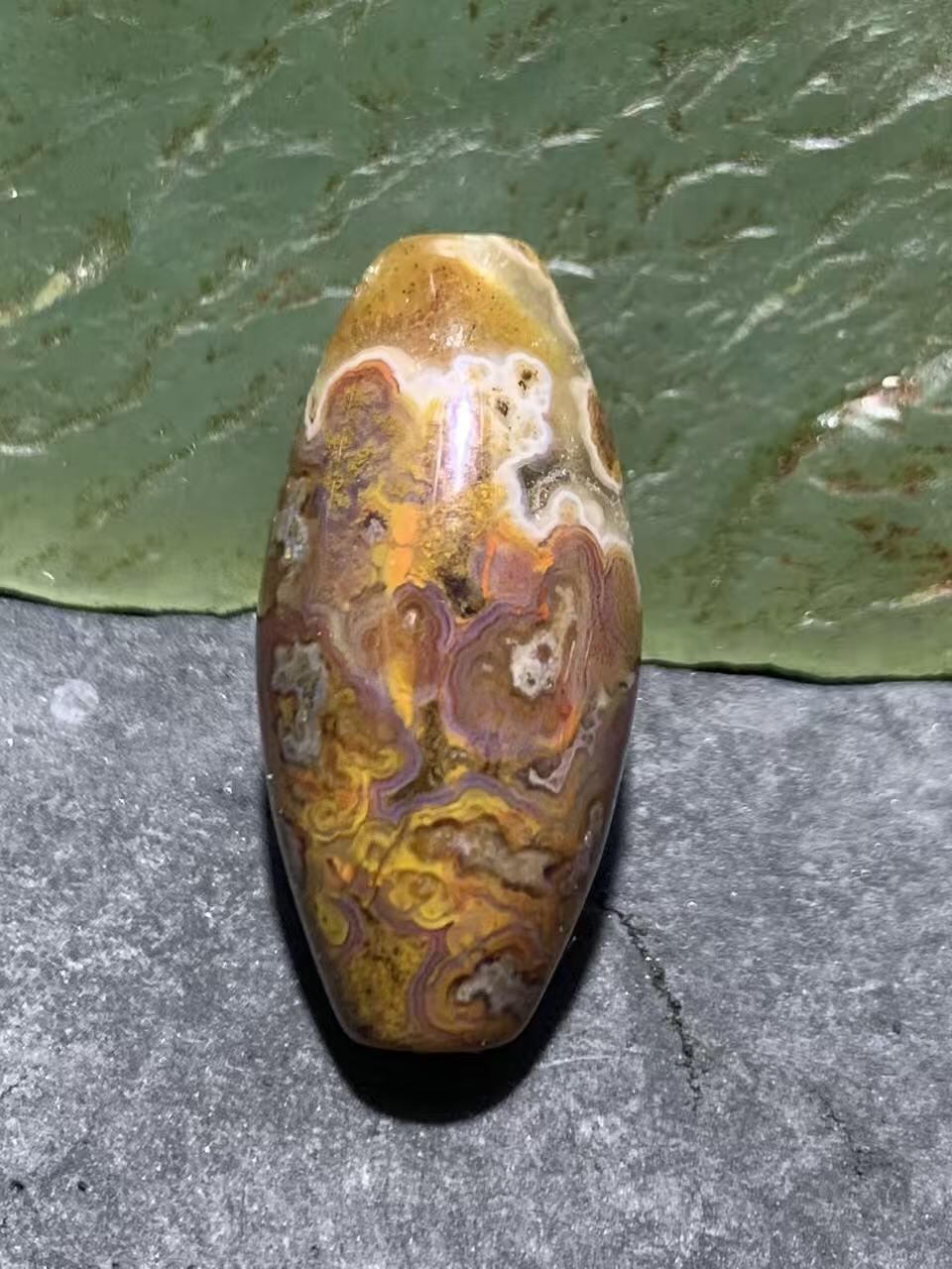 精美冰飘草花纹战国红玛瑙天珠形桶珠一个