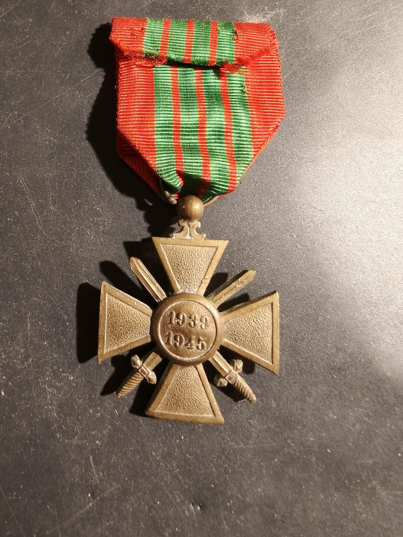 老王徽章第180期 法国1939-45战争十字奖章   空军勋饰