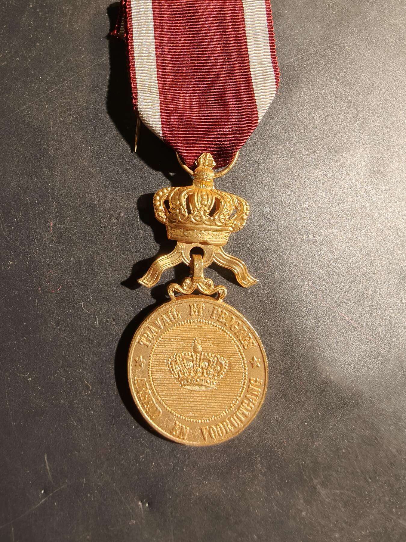 老王徽章第180期 比利时金级王冠奖章