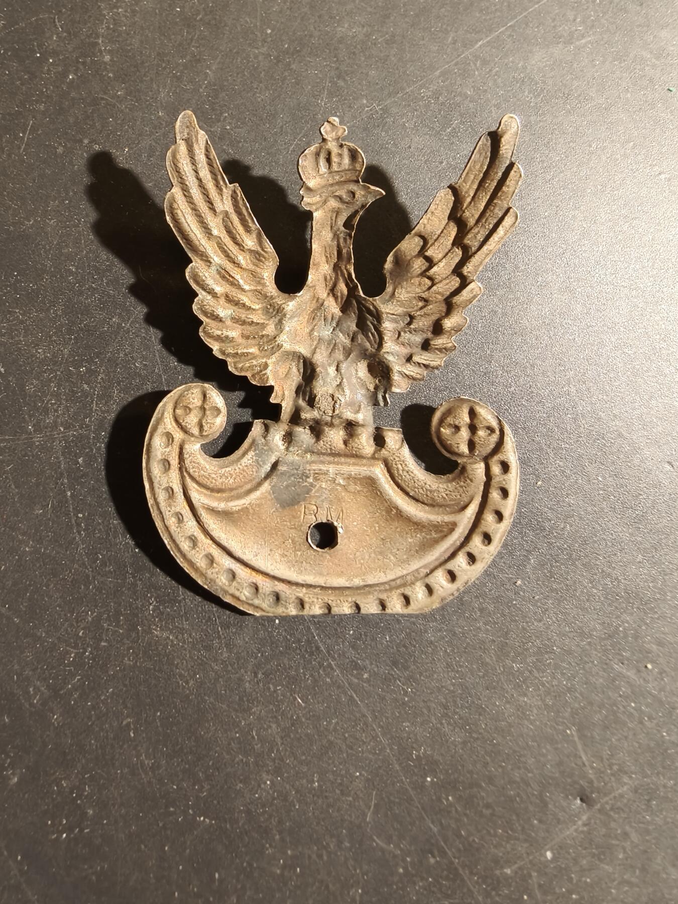 老王徽章第180期 波兰二战流亡政府陆军帽徽