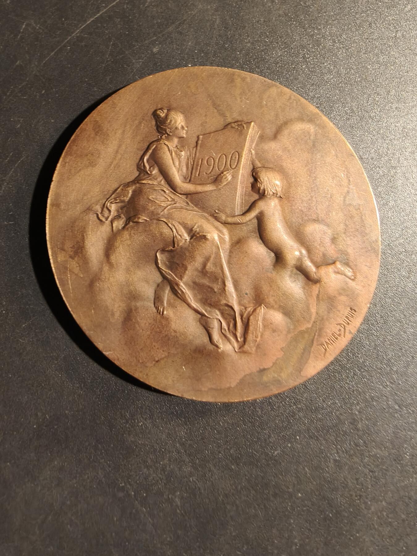 老王徽章第180期 法国巴黎铸币局大铜章     大师丹尼尔·杜普伊作品     直径50mm     重量55.6g