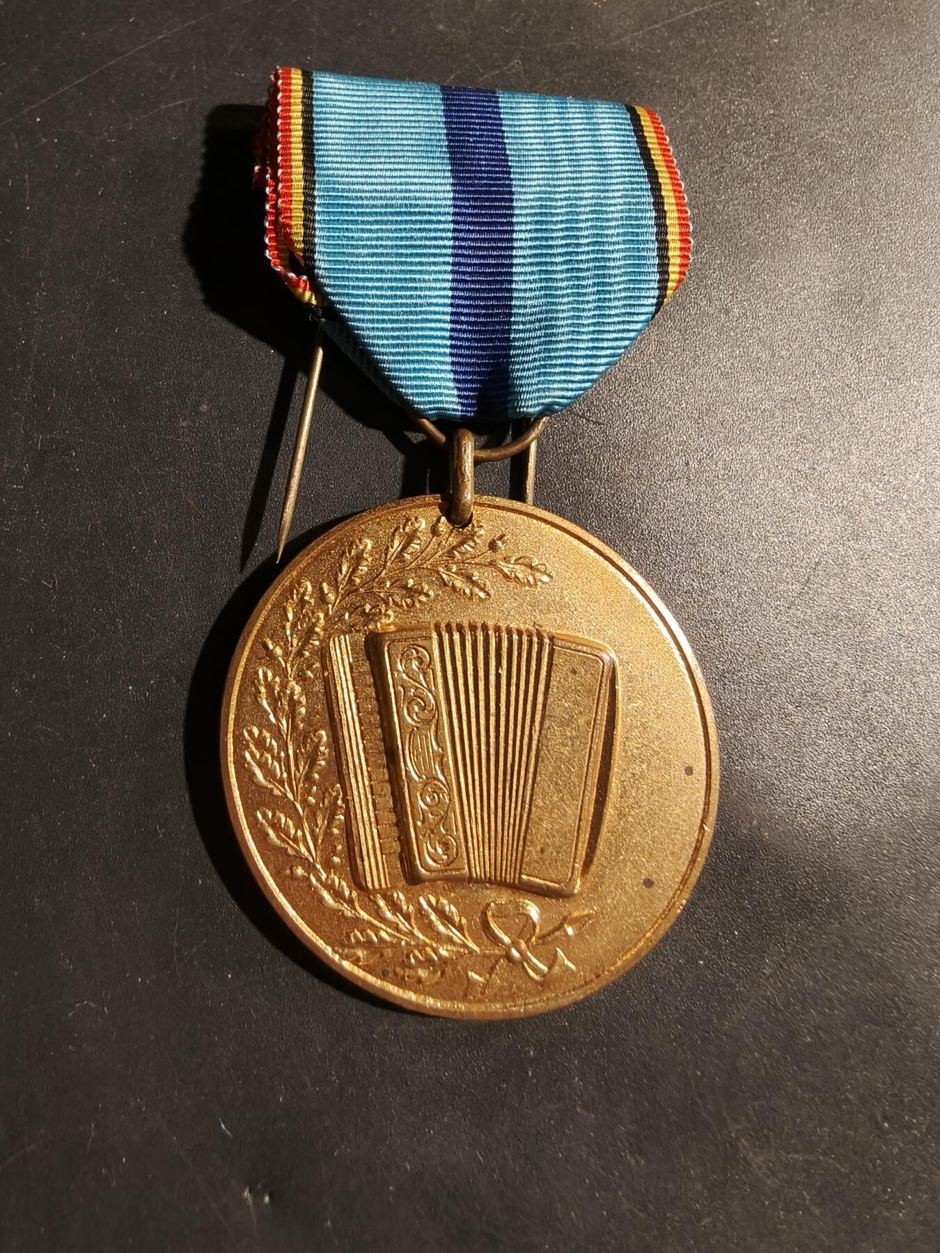 老王徽章第180期 比利时金级音乐协会奖章