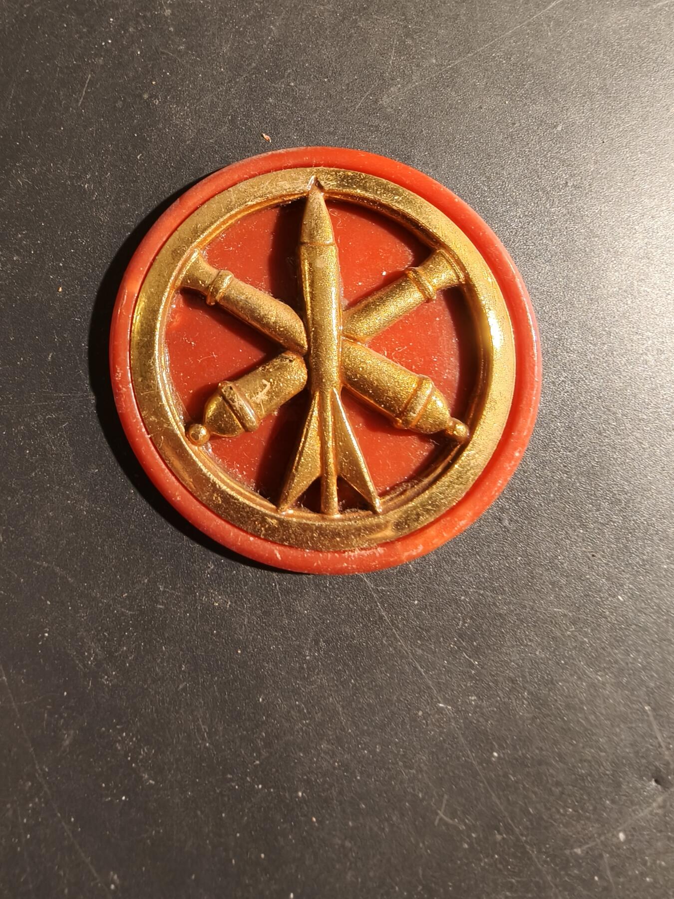 老王徽章第180期 法国炮兵贝雷帽徽