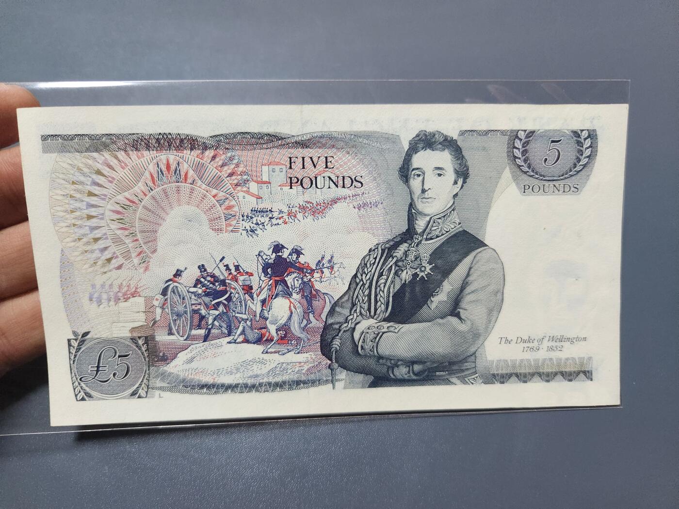 2月5号晚上8点 外国纸币自动截拍第18场 英国5镑 L版暗字 几乎全新