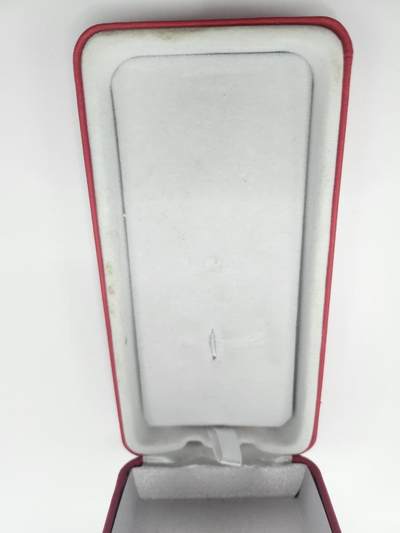 南水社第二次拍卖 越南社会主义共和国三级决胜勋章 06铝制版 稀少，章盒完好，