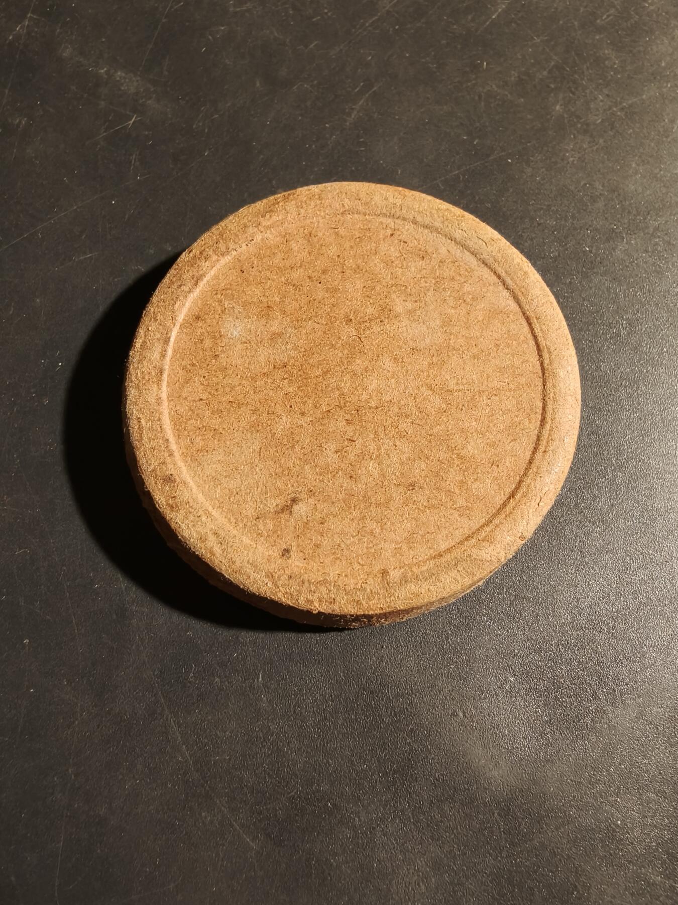 老王徽章第180期 法国持花女子镀银大铜章     原盒    直径46mm    重量41.7g