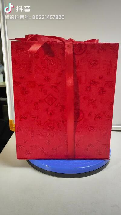 鸿运兴旺金牛摆件，黄色绒沙金工艺（高24.8cm,长20.5cm,宽13.3cm左右）