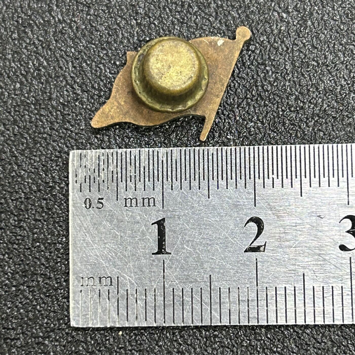 西秦中古拍卖第七十五期 民国时期 中国国旗证章 铜珐琅