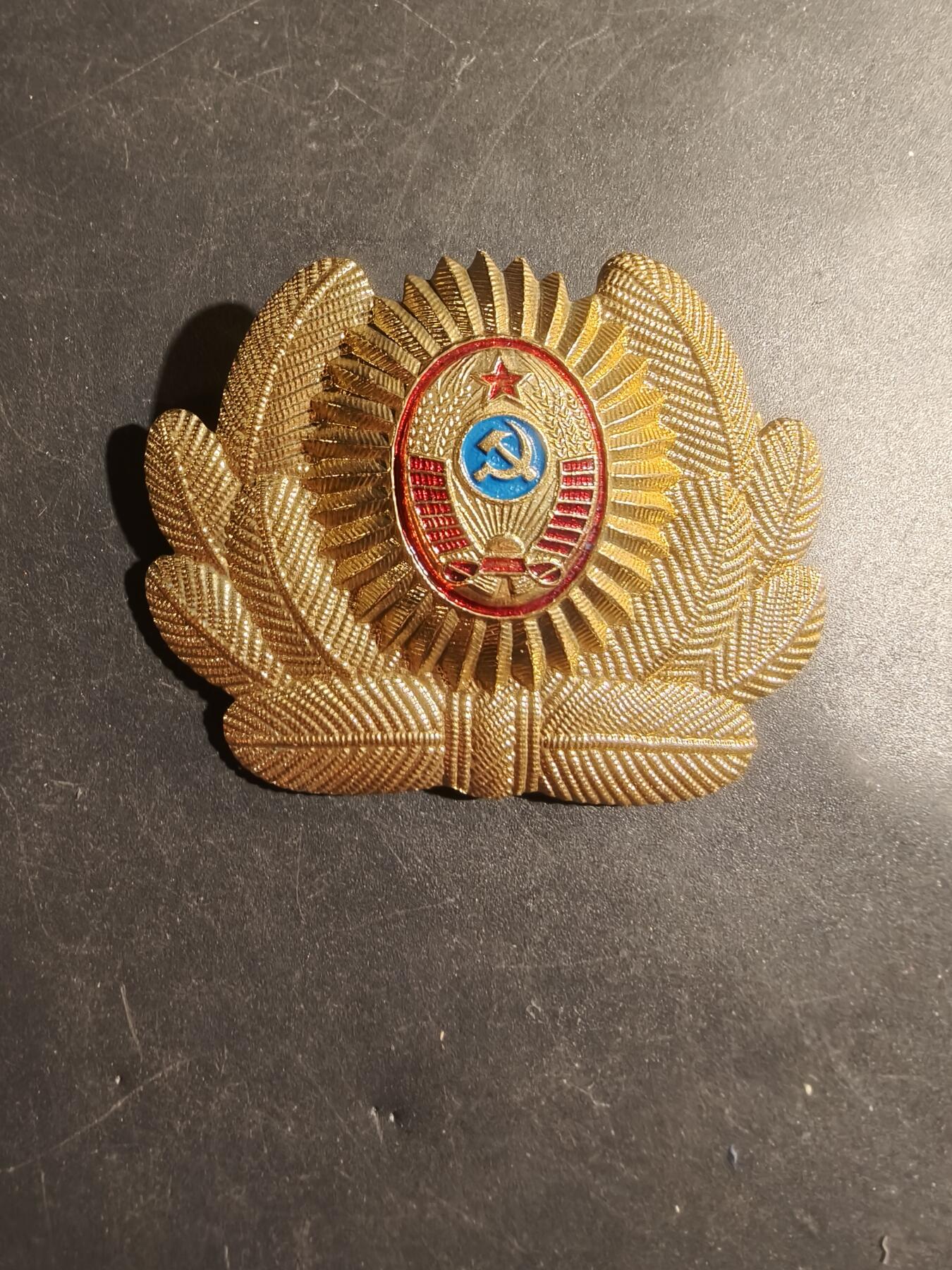 老王徽章第180期 苏联警察礼服大檐帽帽徽