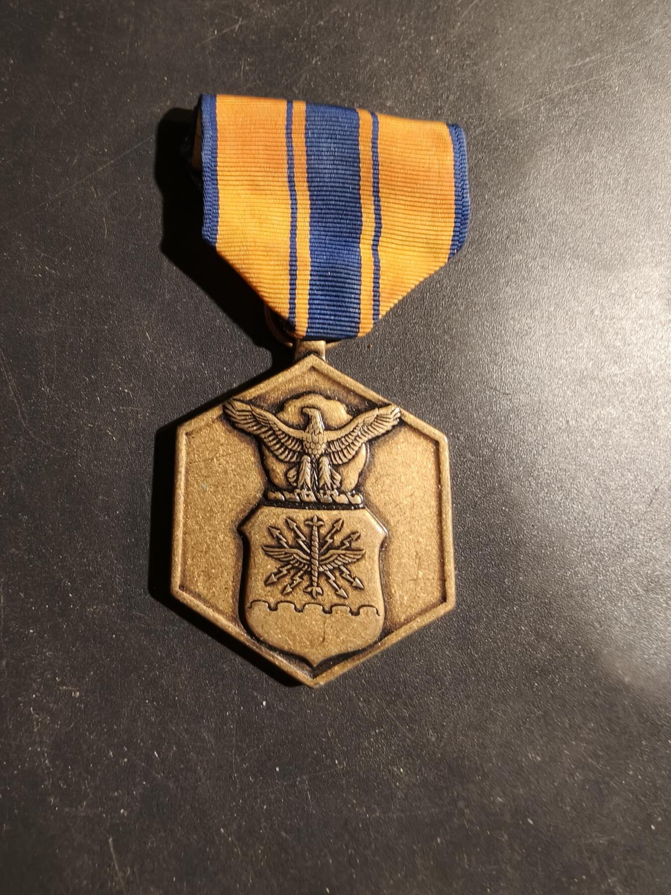 老王徽章第180期 美国空军军事功绩奖章