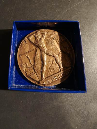 老王徽章第180期 - 法国建筑业大铜章     原盒     直径58mm    重量100g