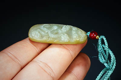 上海都达杂项专场四十七【全场包邮】  天然和田玉精雕《灵蛇纳福》挂件90-89