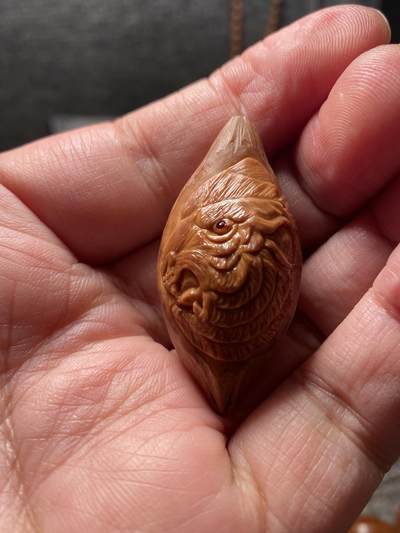 核舟记发源地苏州舟山核雕年末放漏 - 福利苏工核雕，纯手工雕刻,虎虎生威，君临天下，个性十足，等待有缘人，市场无同款，尺寸2。2x4.55喜欢的来