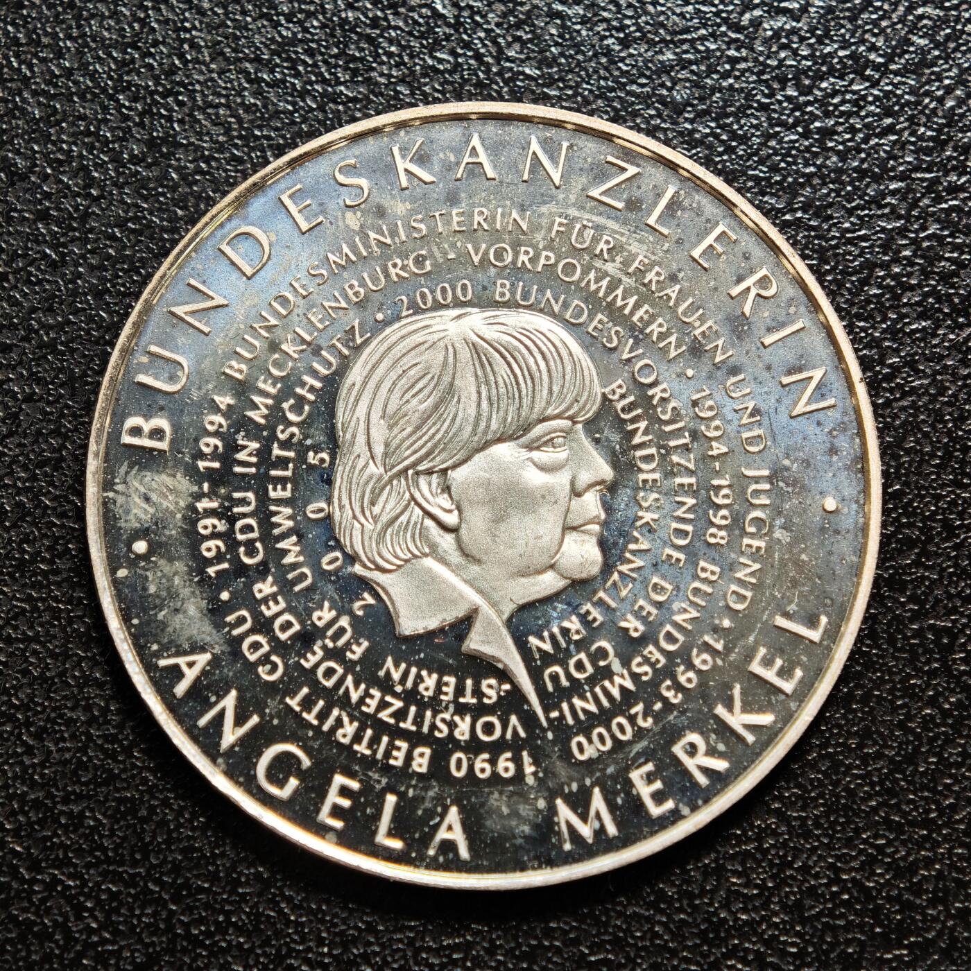 【德藏】世界币章拍卖第164期（拍品征集中~欢迎藏友联系） 德国巴伐利亚造币厂前总理安格拉·默克尔纪念章 直径约：32.4mm；重约：9.2g
