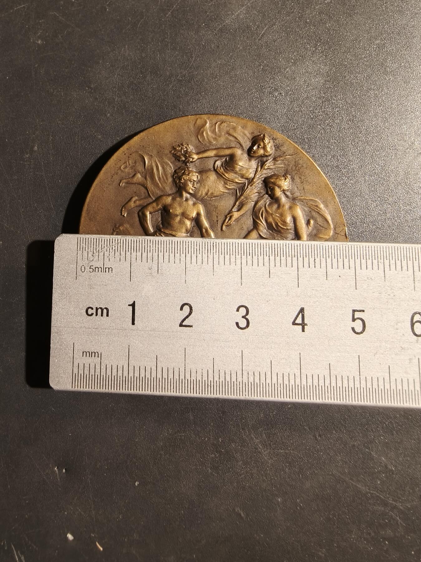 老王徽章第180期 法国国家建筑材料与采石产品行业联盟大铜章   原盒     直径50mm    重量61.4g