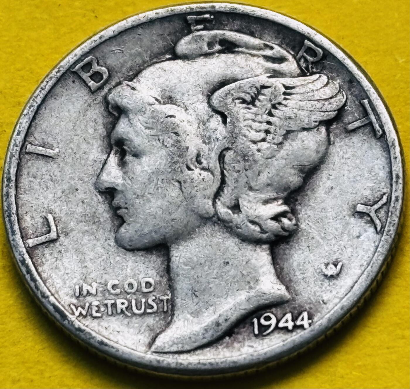 文馨钱币收藏第 293 场，春节前最后一期全部发出，将不予寄存，请悉知 1944 年美国墨丘利小飞人 10 美分银币 2.5 克 900 银