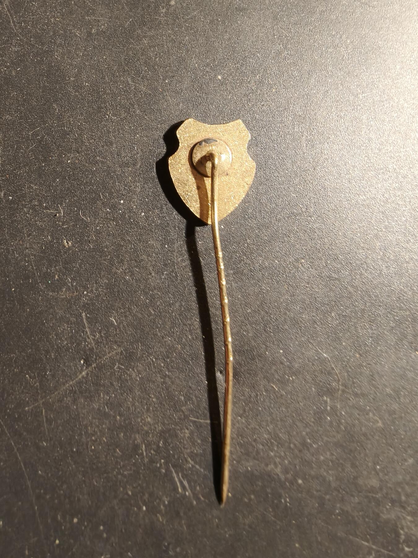 老王徽章第180期 德国针插