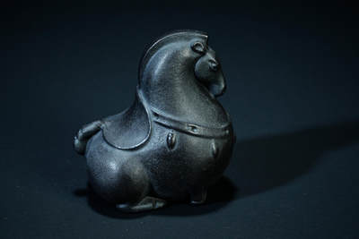 上海都达杂项专场二十一（全场包邮） - 紫砂唐马茶宠摆件90-74