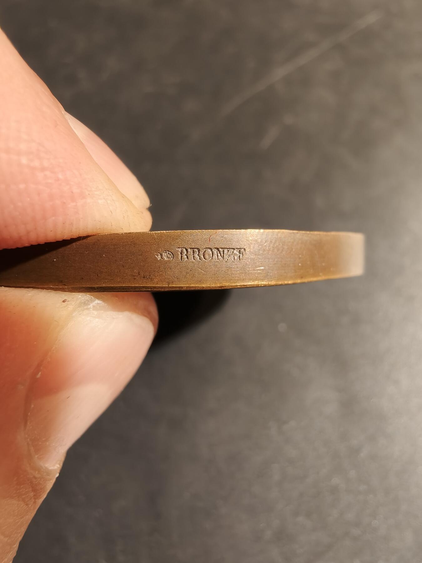 老王徽章第180期 法国巴黎1900博览会大铜章     大师Lemaire作品     直径54mm     重量72.6g