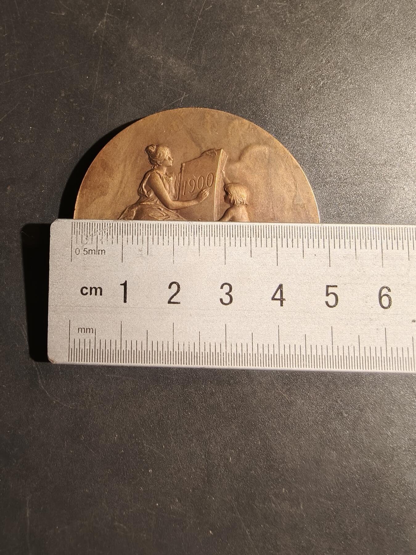 老王徽章第180期 法国巴黎铸币局大铜章     大师丹尼尔·杜普伊作品     直径50mm     重量55.6g