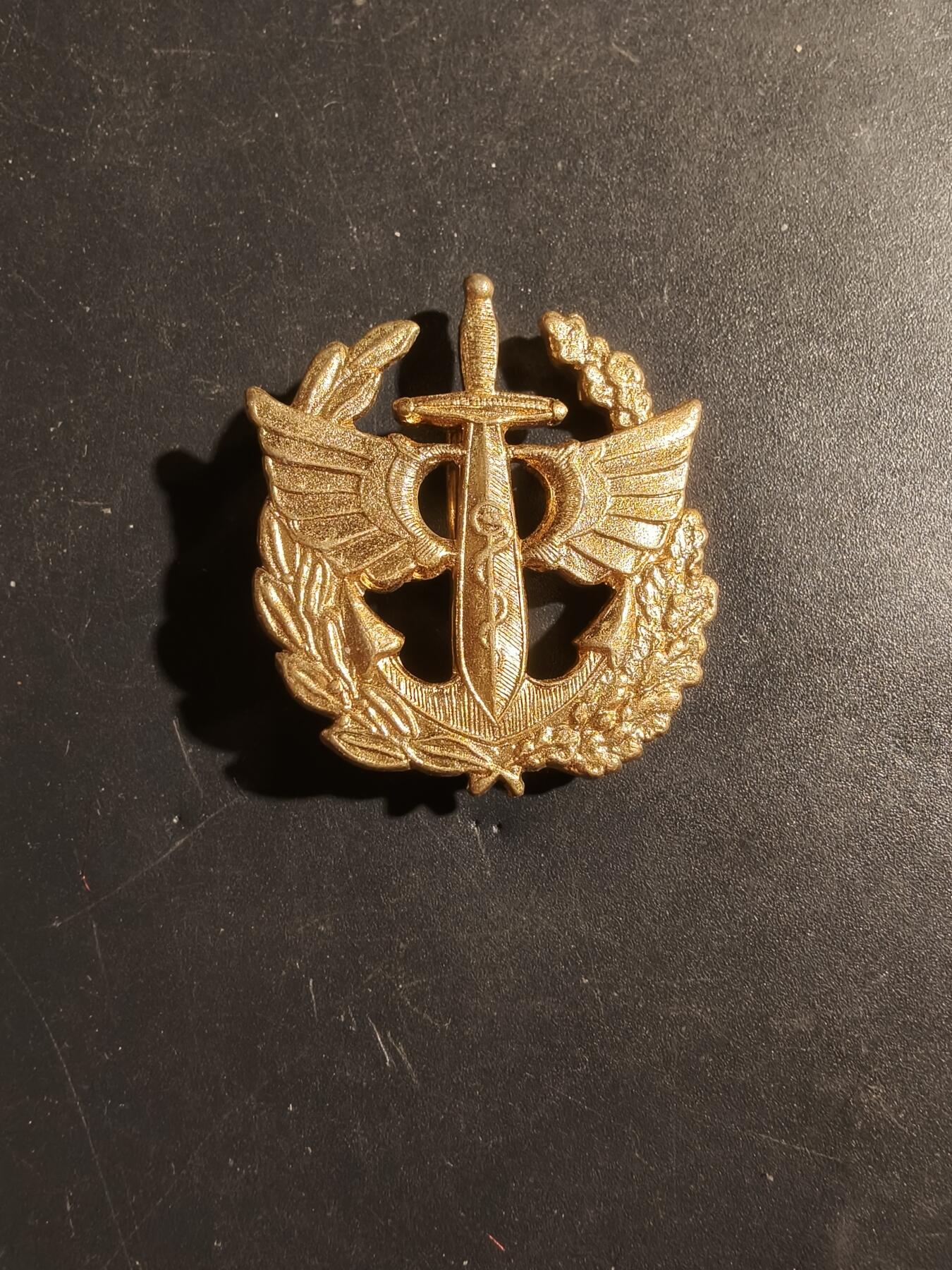 老王徽章第180期 比利时皇家士官学校贝雷帽徽