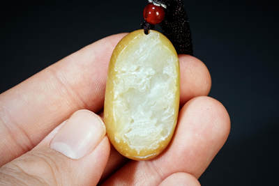 上海都达杂项专场四十七【全场包邮】  天然和田玉精雕《群松山寺》挂件90-95