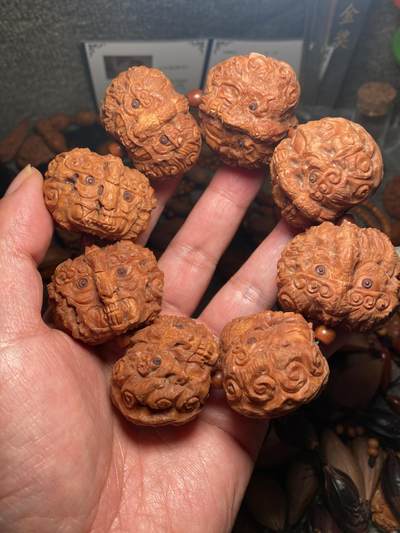 核舟记发源地苏州舟山核雕年末放漏 - 福利苏工核雕，纯手工雕刻,核桃雕瑞兽兽面全刀工，个性十足，等待有缘人，市场无同款，尺寸4。0喜欢的来