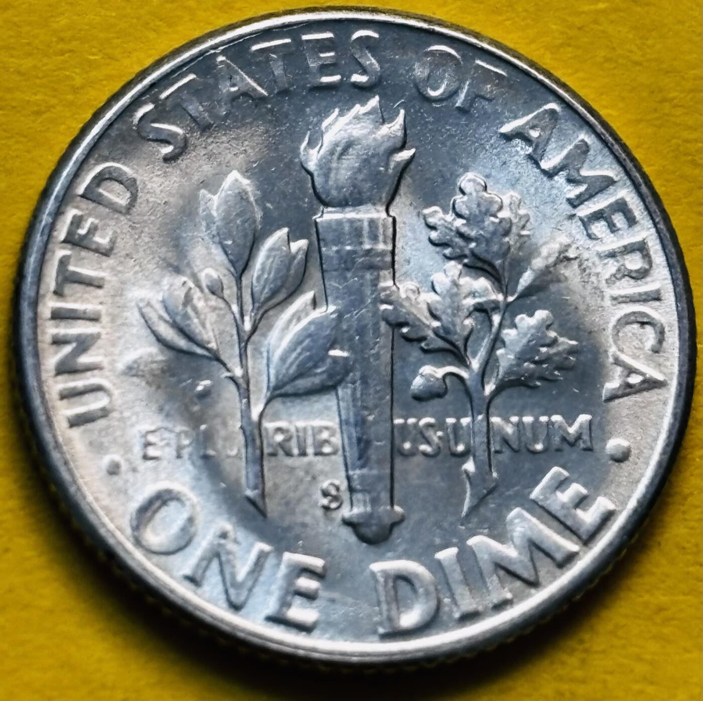 文馨钱币收藏第 293 场，春节前最后一期全部发出，将不予寄存，请悉知 原光好品 1955 年美国罗斯福 10 美分银币 S 版 2.5 克 900 银