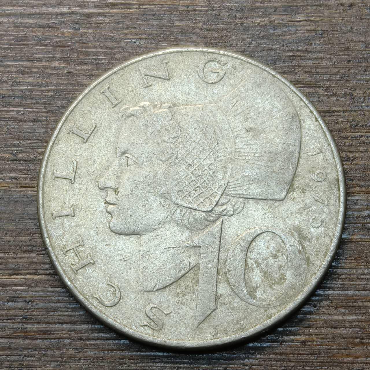 【铜匠收藏】★第146★散币专场 不寄存，30包邮。不满30元，支付5元运费。《接受代拍 代送NGC评级》 13【无寄存】奥地利 1976年 10先令 民族少女