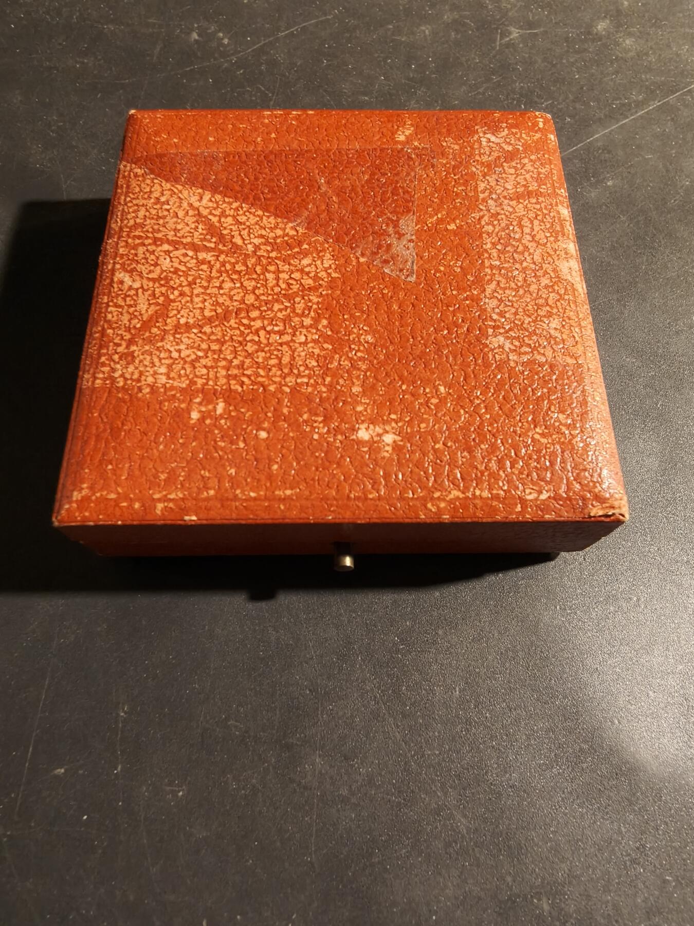 老王徽章第180期 法国1830年卢克索方尖碑在巴黎协和广场落成大铜章     原盒     直径58mm    重量76.1g