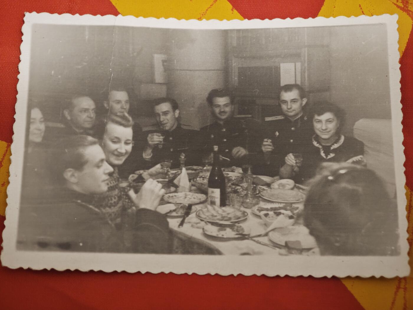 橙子收藏(照片专场)第三期 二战结束后至50年代初（约1945-1955年）拍摄的苏联军官私人聚餐照