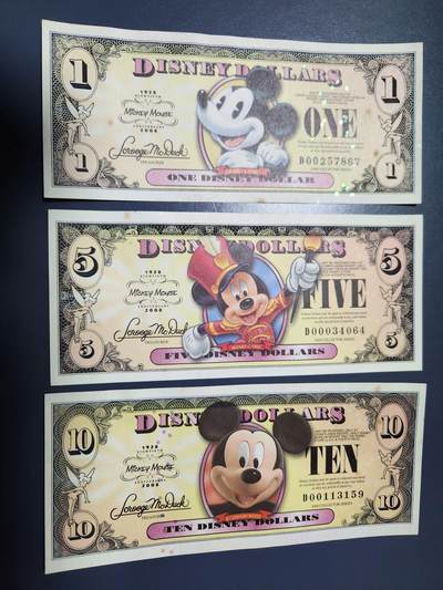 2月6号晚上8点 外国纸币自动截拍第19场 - 迪士尼一套 新品有黄