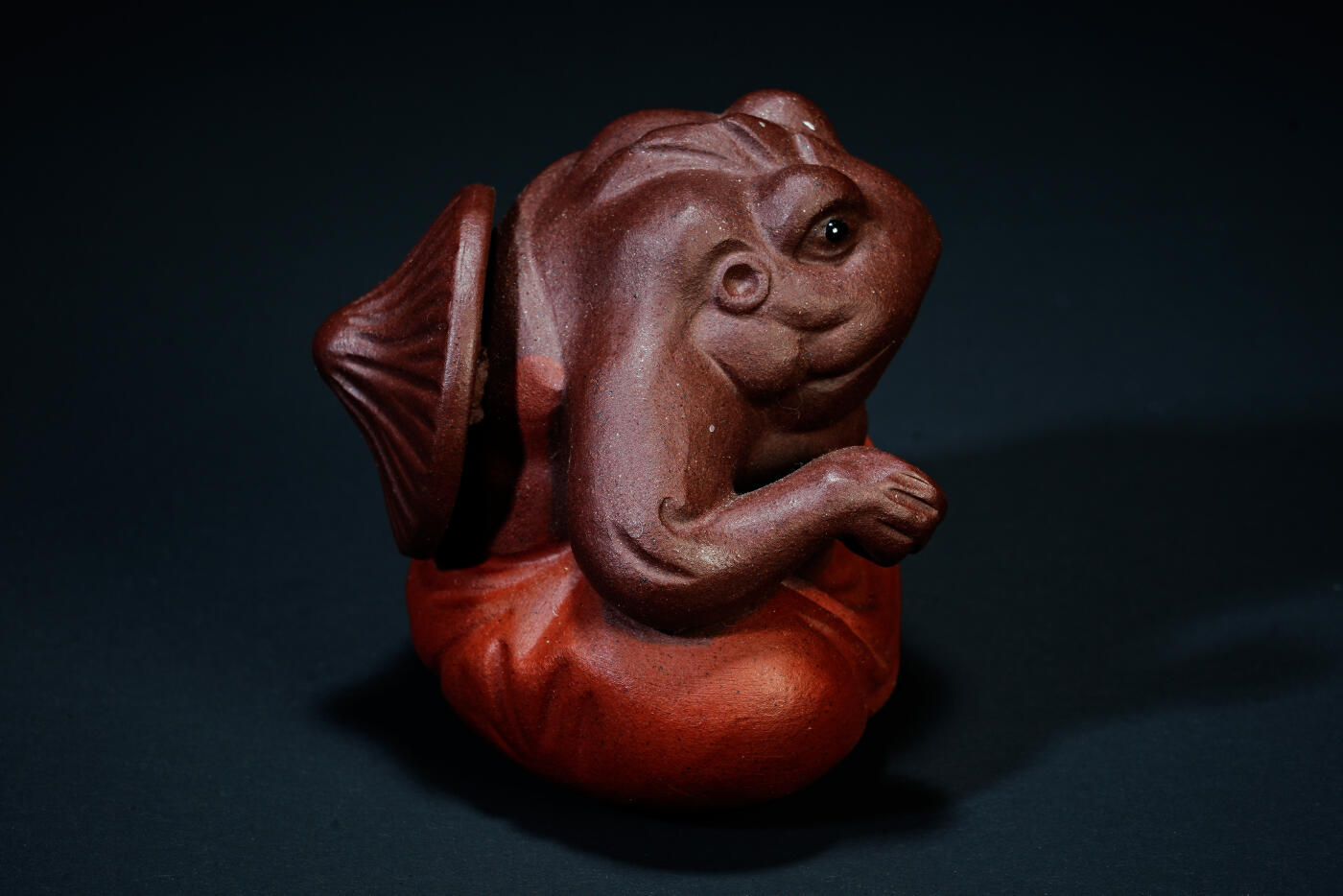 上海都达杂项专场二十一（全场包邮） 紫砂侠蟾香插摆件90-77