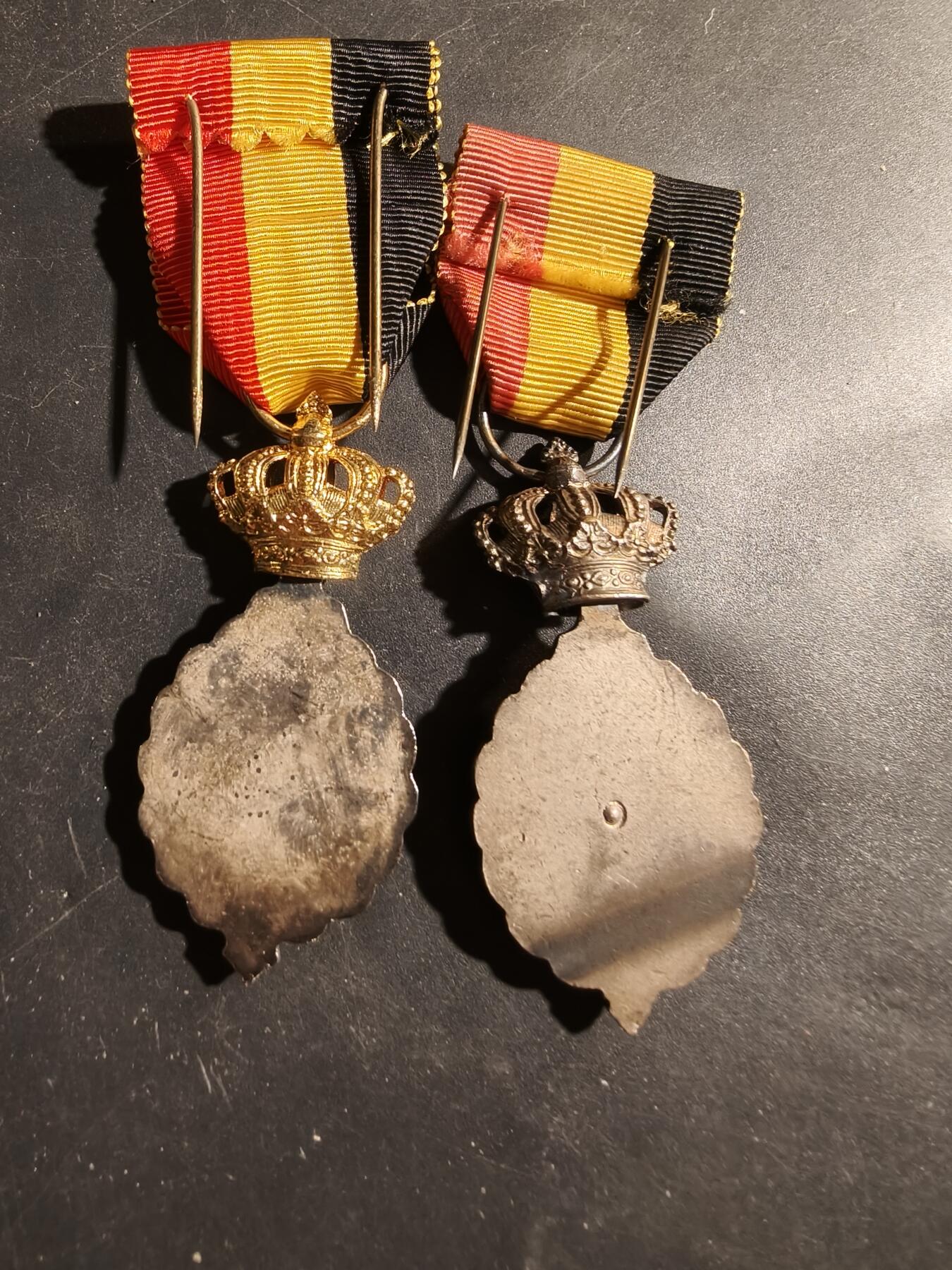 老王徽章第180期 比利时金银级劳工奖章一组