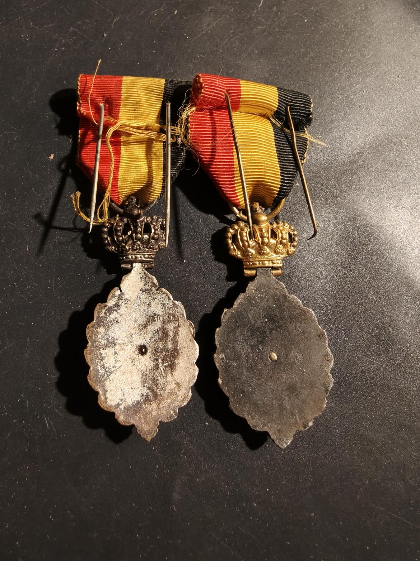 老王徽章第180期 比利时金银级劳工奖章一组