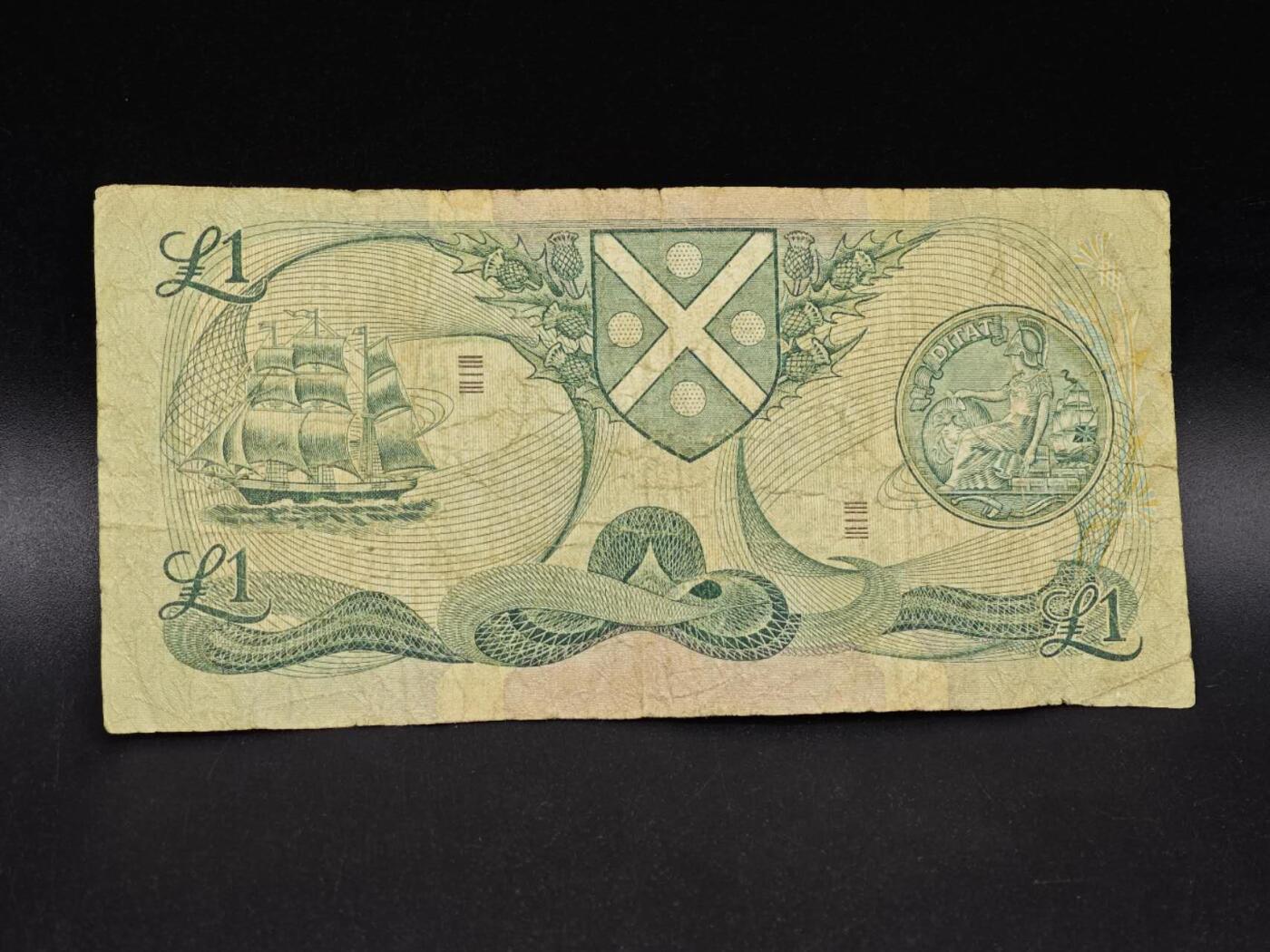 【淘币小摊】实时拍第八百六十四拍   无佣金纸币福利场   年前最后一周 之前的预留小年前全部发出 请更换最新收货地址  英国苏格兰银行一镑纸币【有折】