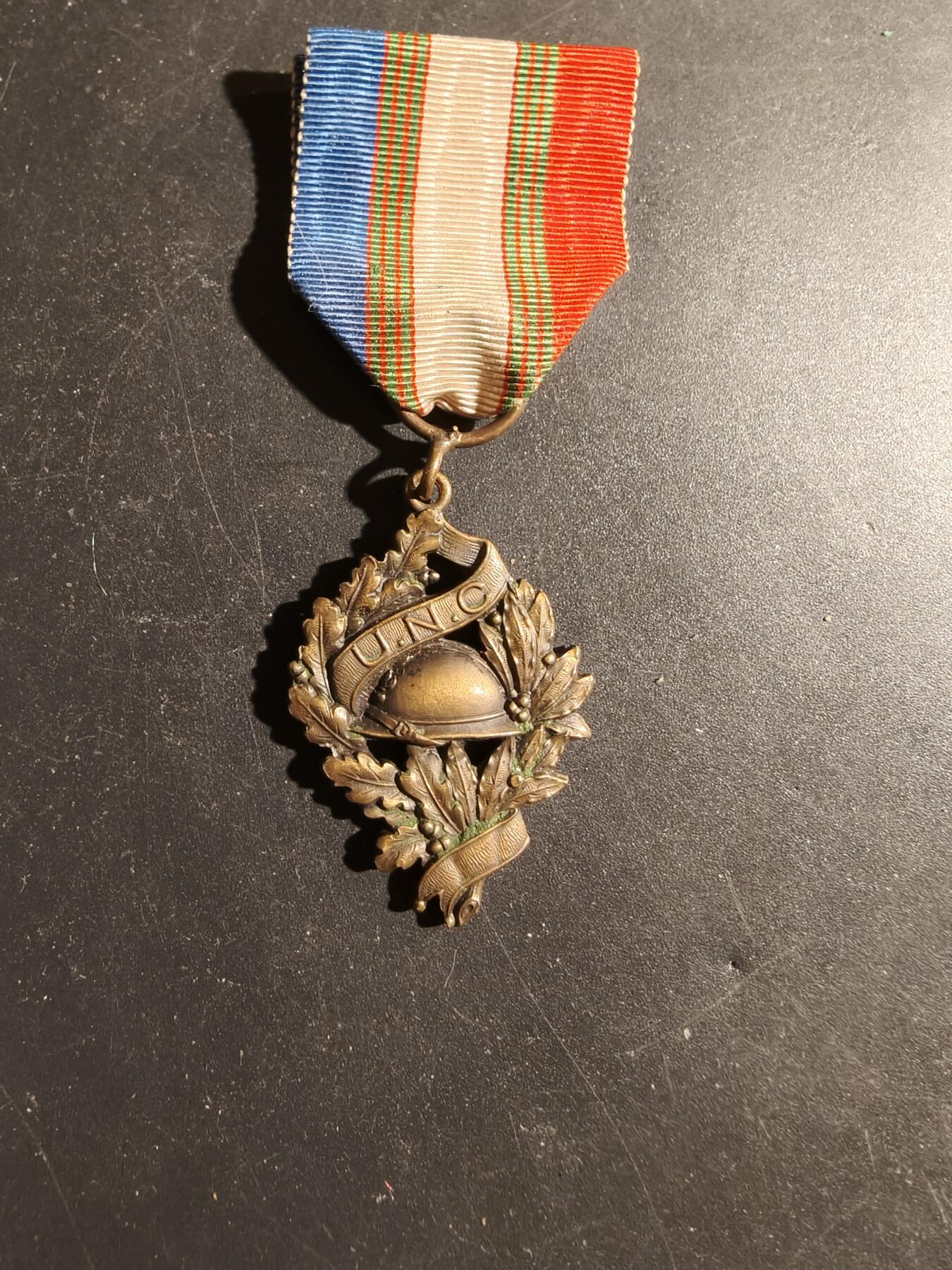 老王徽章第180期 法国一战UNC老兵协会奖章