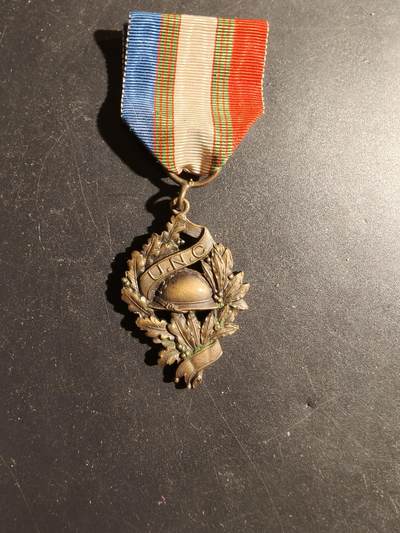 老王徽章第180期 - 法国一战UNC老兵协会奖章