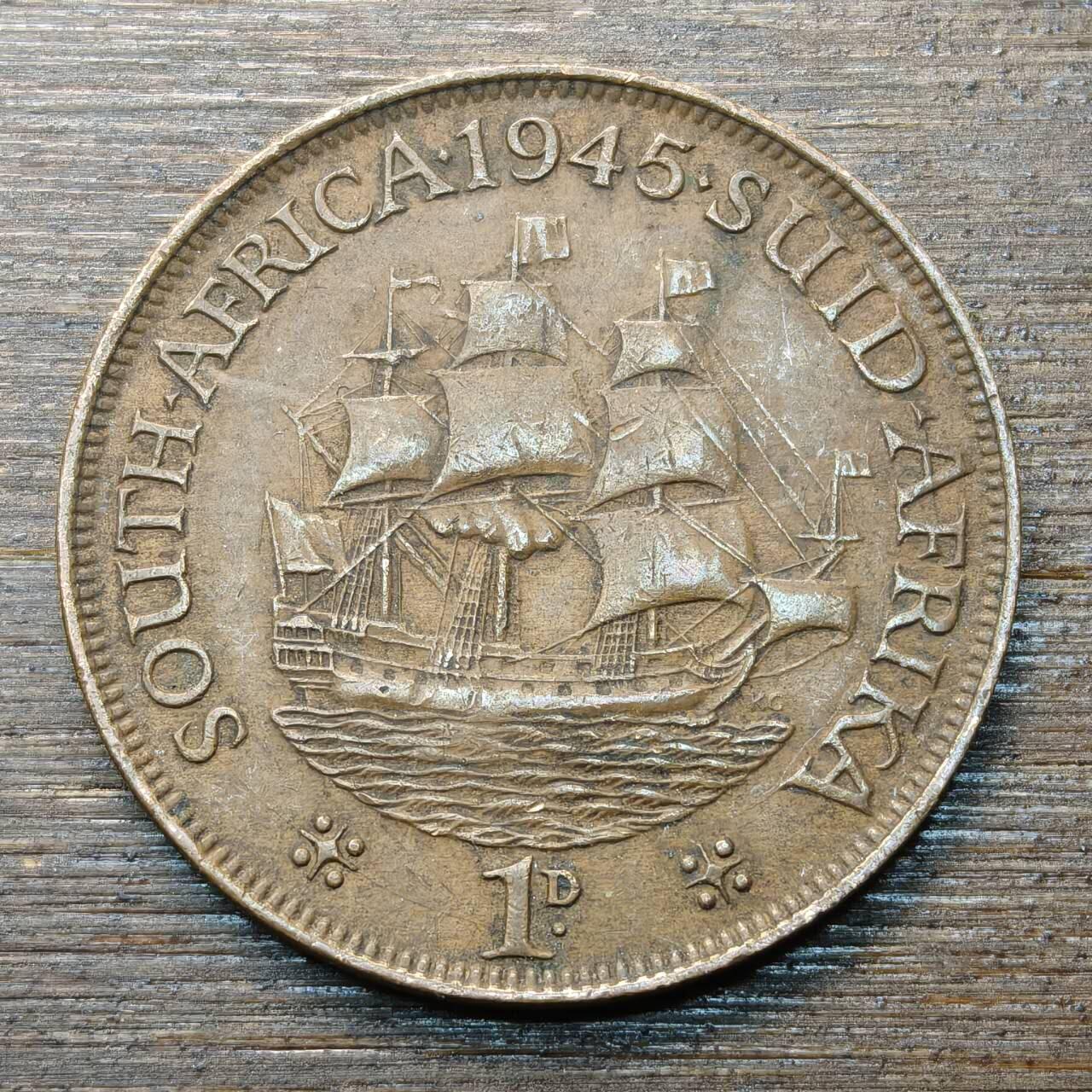 【铜匠收藏】★第146★散币专场 不寄存，30包邮。不满30元，支付5元运费。《接受代拍 代送NGC评级》 3【无寄存】英属南非 乔治六世 1945年 1便士 青铜币