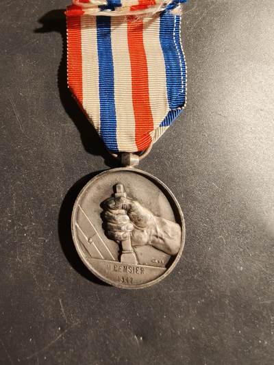 老王徽章第180期 - 法国银级铁路服务奖章   1942实发   维希版