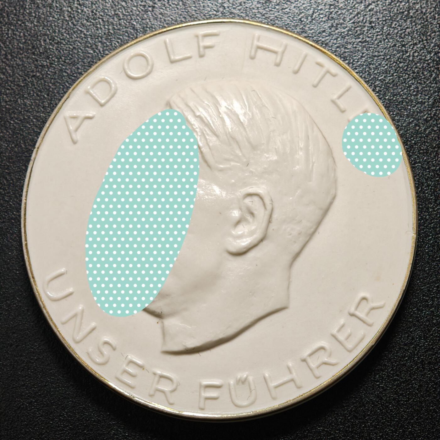 【德藏】世界币章拍卖第164期（拍品征集中~欢迎藏友联系） 1939年 德国民族社会主义工人党党首汉斯·洛纳特10周年高浮雕描金边白色陶瓷纪念章 直径约：88mm；重约：94g（原图请联系客服）