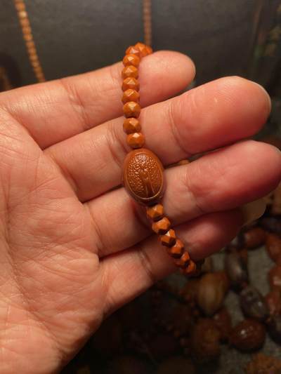 核舟记发源地苏州舟山核雕年末放漏 - 福利苏工核雕，纯手工铁核无相核尖手串个性十足，等待有缘人，市场无同款，尺寸如图喜欢的来