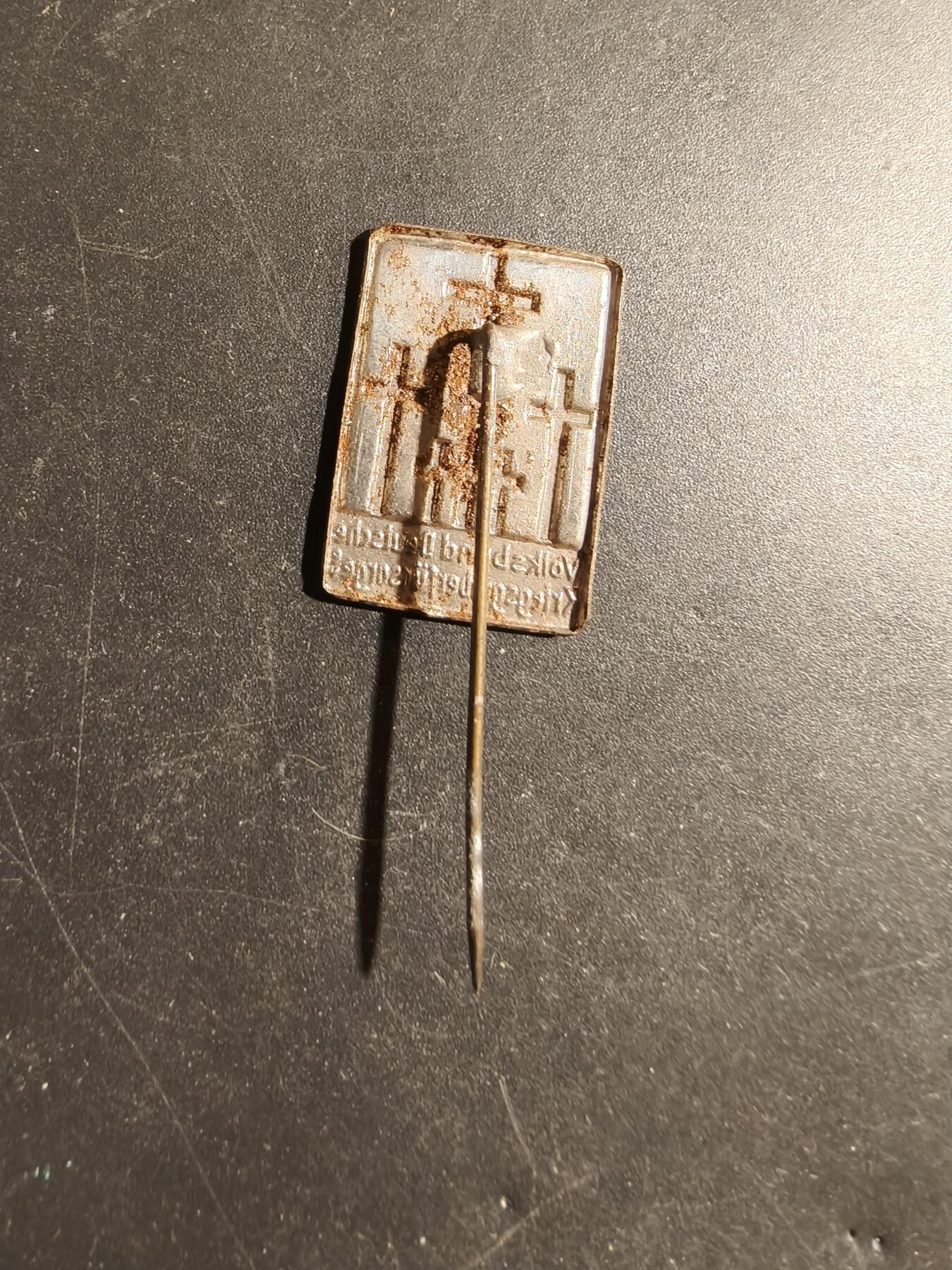 老王徽章第180期 德意志战争墓地关怀人民联盟针插