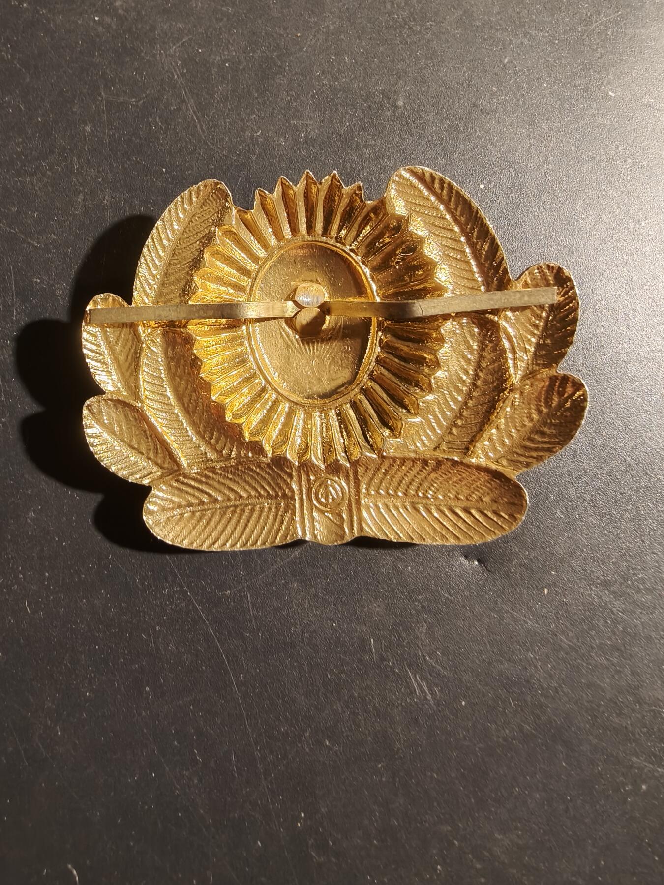 老王徽章第180期 苏联警察礼服大檐帽帽徽