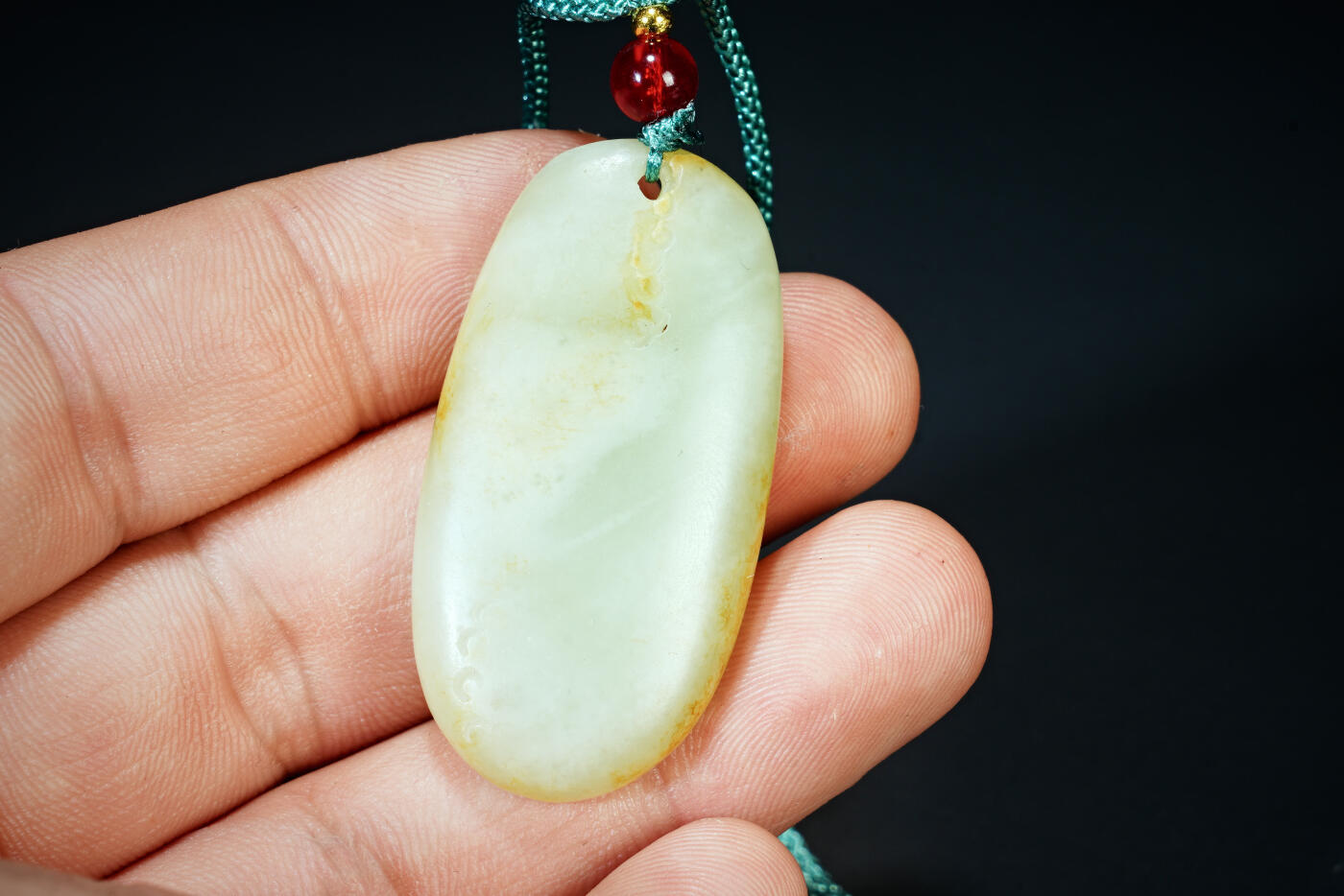 上海都达杂项专场二十一（全场包邮） 天然和田玉精雕《持莲观音》挂件