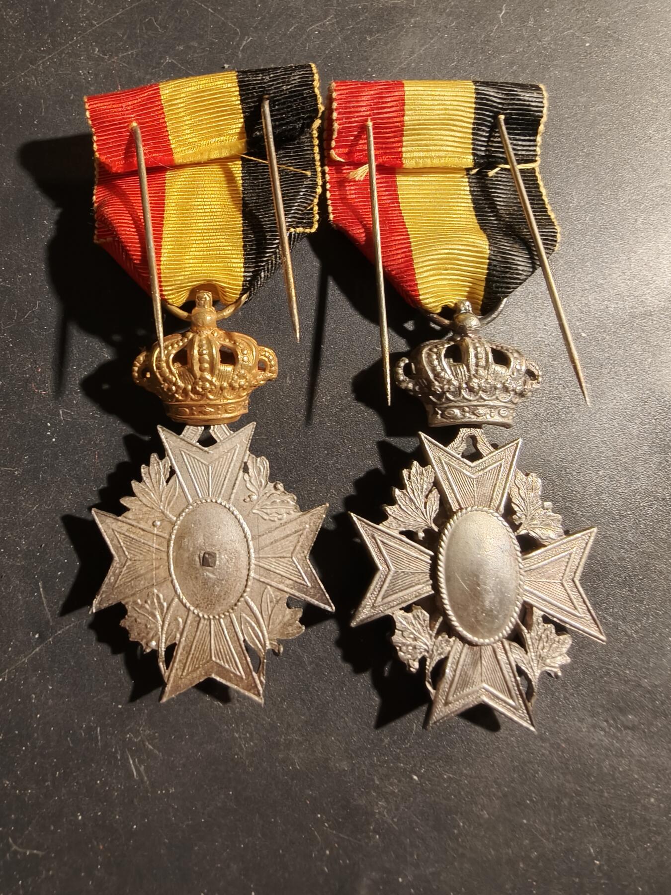 老王徽章第180期 比利时金银级工农业协会特别勋章一组