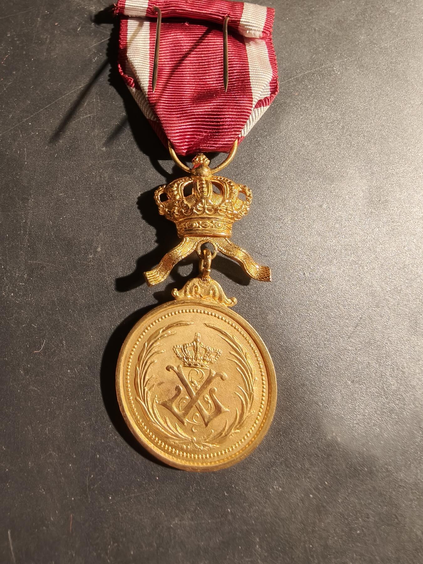 老王徽章第180期 比利时金级王冠奖章