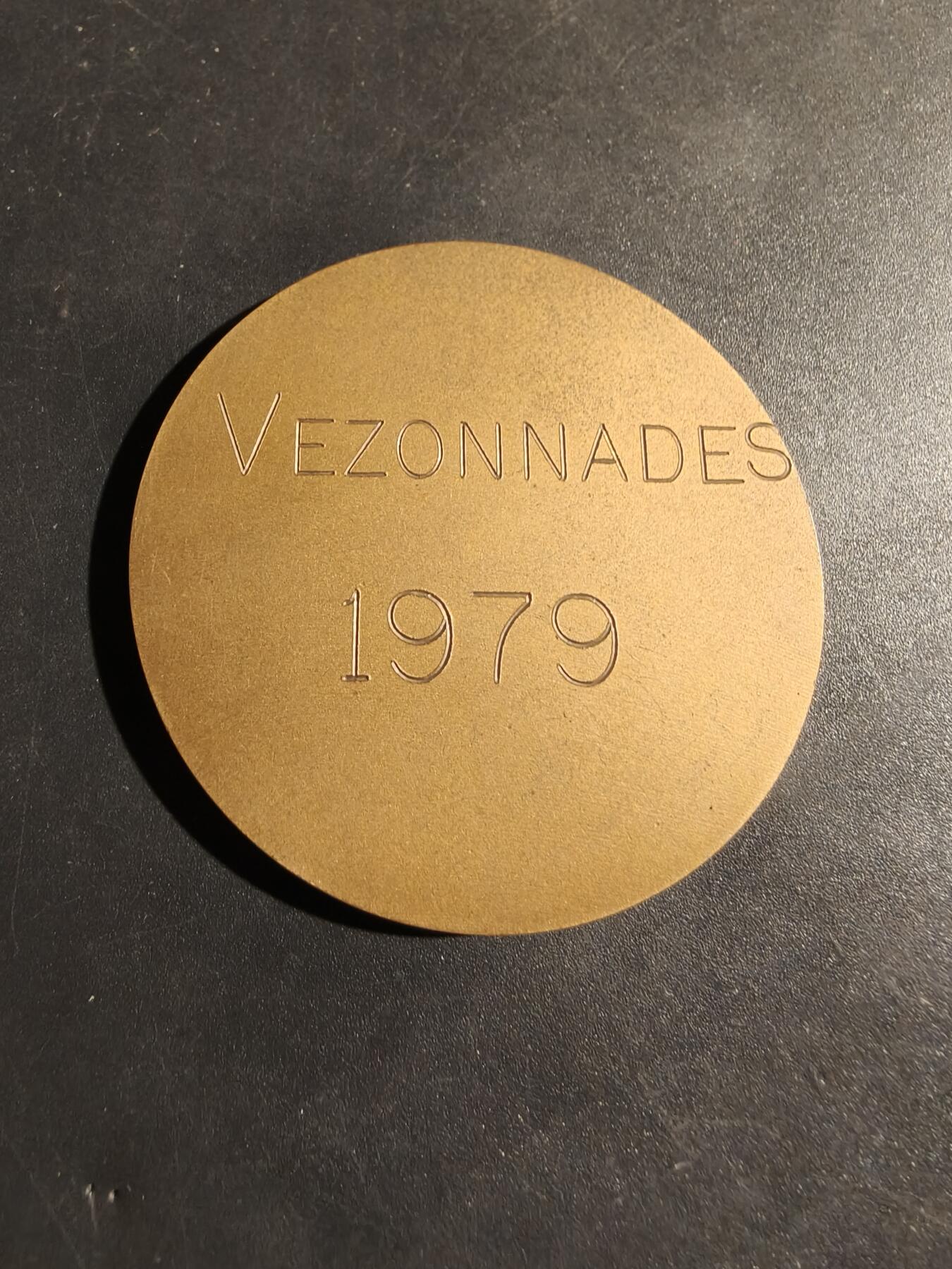 老王徽章第180期 比利时图尔奈市大铜章     原盒    直径50mm    重量51.3g