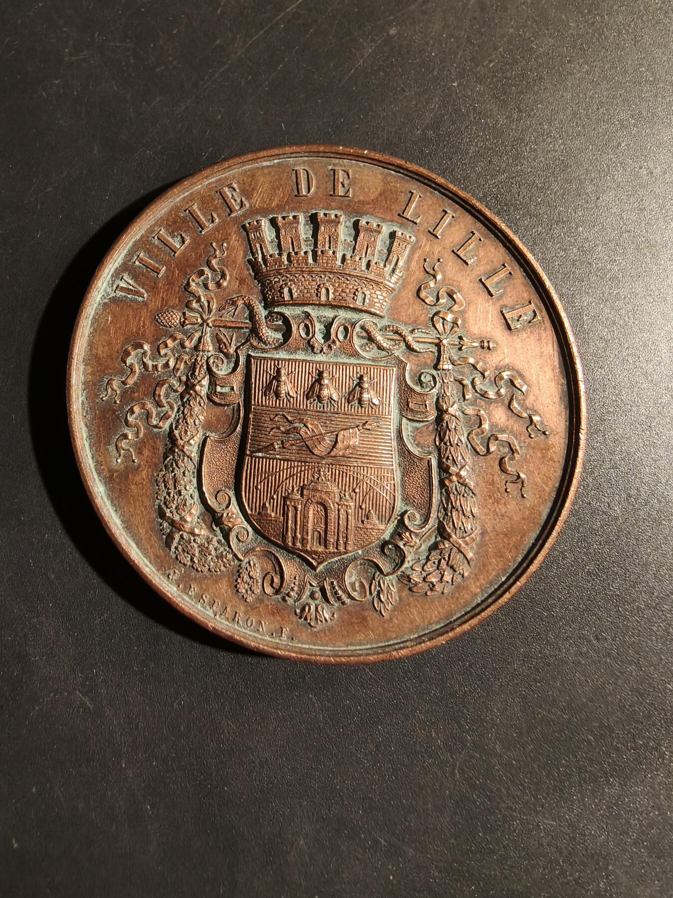 老王徽章第180期 法国科学促进协会1874年里尔会议大铜章     原盒     蜜蜂Cuivre铜标     直径60mm     .重量97.8g