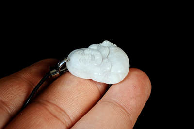 上海都达杂项专场90【全场包邮】  天然冰种翡翠（A货）精雕《佛公》挂件 90-98